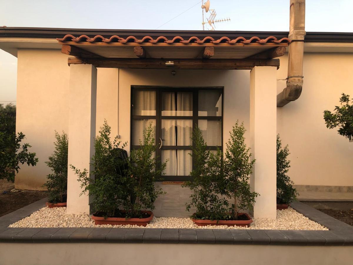 Villetta Gallo B&B Casa Vacanze Humanitas Catania Centro Sicilia Clinica Humanitas Misterbianco Exterior photo
